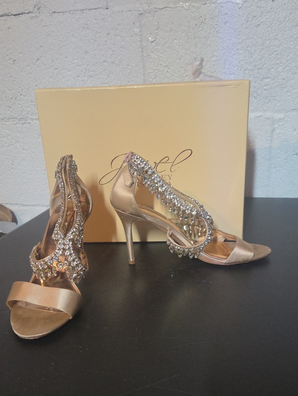 Jewel Badgley Mischka Rose Gold Crystal Embellished Satin Heels
